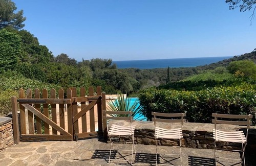Cap Benat House | Panoramic view of the sea and greenery