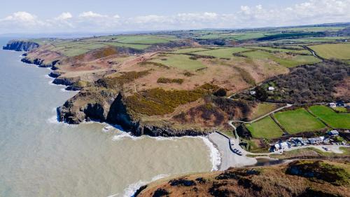 Aberaeron Apartment | Pant y Celyn Studio Apartment Llwyncelyn