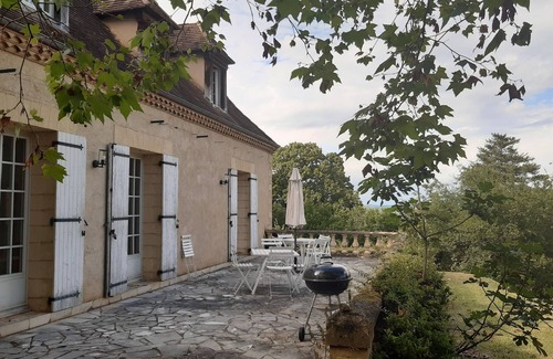 Cenac-et-Saint-Julien House | Pantaine, House sleeps 7 (+ 2 children + 1 baby), 3 bedrooms, large garden terrace