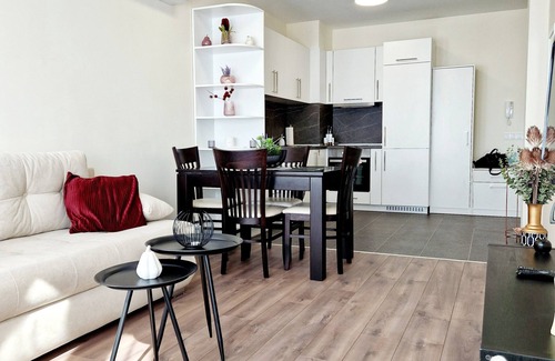 Varna Apartment | Papaya Apartment 10 for 5 people with parking