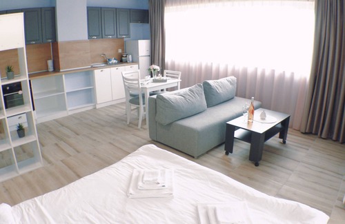 Varna Apartment | Papaya big studio 34 with free parking for 4 people, Varna