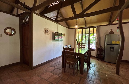 Cahuita House | "paraíso en Cahuita: Tu Casa a un Paso del Parque Nacional 🌴🏡"