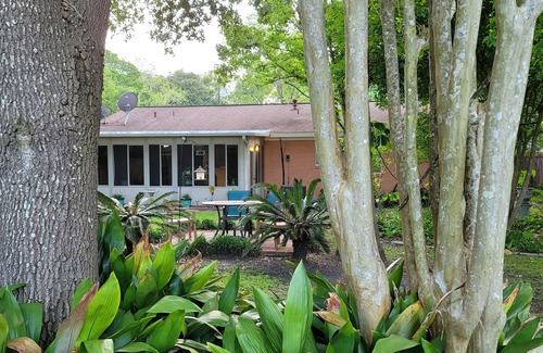 Ocean Springs House | Paradise ~Guests & Pets! D’town OS. SPECIAL ~10% Discount Book Current Month!