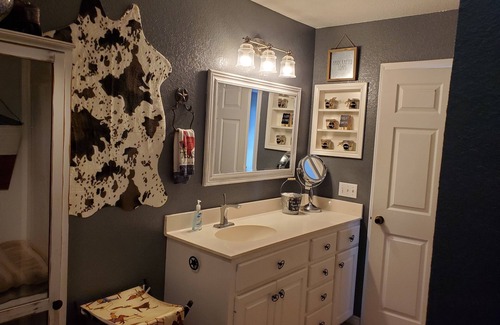 Decatur House | Paradise in the country w/Pool & hot tub! Unplug & Recharge. Pet friendly