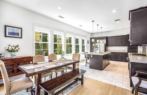 Lake Forest House | Paradise on Torosa #41496