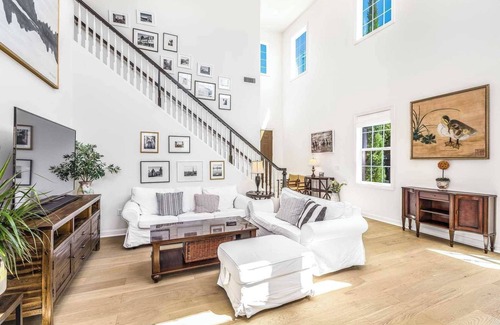 Lake Forest House | Paradise on Torosa #41496