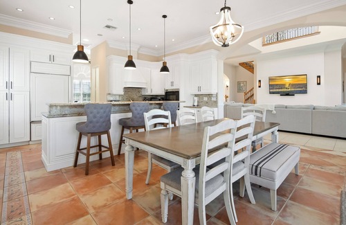 Connors House | Paradise Palms, Enjoy Serenity by the Sea