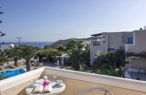 Akrotiri Apartment | Paradise Resort