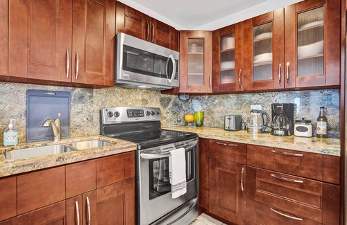 Hallandale Beach Villa | Paradise Villa with Heated Pool and close to Beach