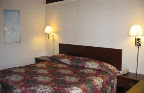 East Stroudsburg Hotel | Paramount Motel Pocono