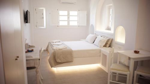 Folegandros Town Apartment | Paraporti