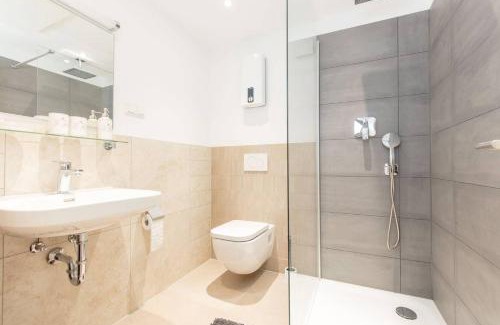 Siegburg Apartment | PARIS · CHILLINGHOUSE # 5, 3 Min. vom ICE, NETFLIX, Garten