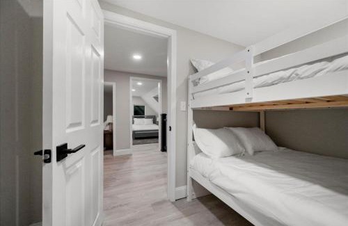 Sylvan Beach House | Park Peaks on the Beach Sleeps 12