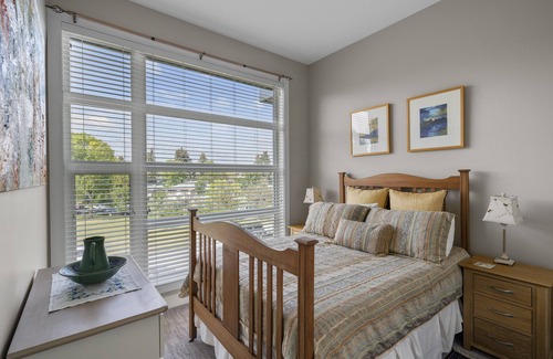 Banff Trail House | Park Side - Min to DT - 3BR - Garage - Chefs Kitchen