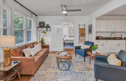 Earlewood House | Park St Haven 4BR with Patio