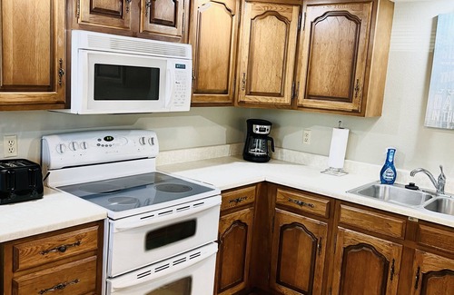 Williamsburg Apartment | Parkview Apartment