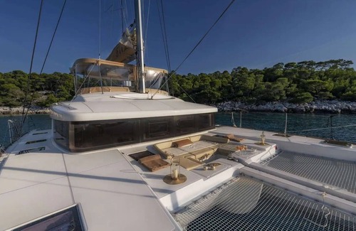 Naousa Boat Rental | Paros Catamaran - Catamaran in Paros - Flo 52 by Fantasia Villas