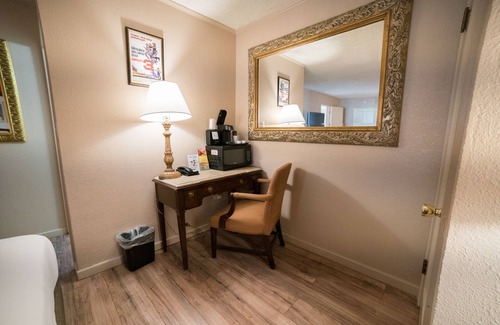 Kanab Hotel | Parry Lodge