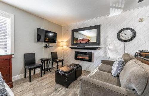 Truckee House | Partial Lake View Stunning Deluxe King Studio #125 at Donner Lake Village