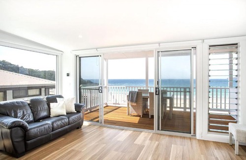 Mollymook Beach Apartment | Pas Beach House Apartment 1