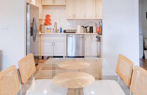 Lamanda Park Apartment | Pasadena great location stunning apt