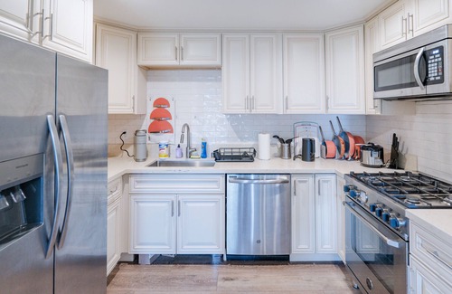 Lamanda Park Apartment | Pasadena great location stunning apt