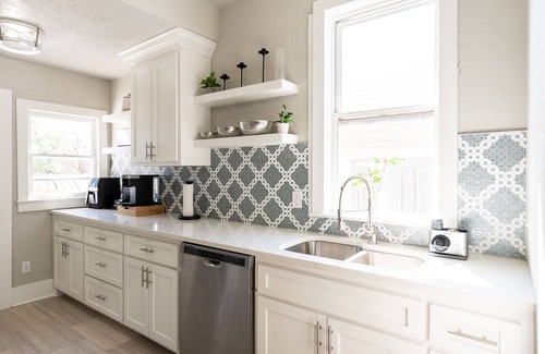 Central Oklahoma City Villa | PASEO/PLAZA District🚶‍♀️ | 30TH ST & Classen Blvd | Central ⚡| Dog Friendly🐶