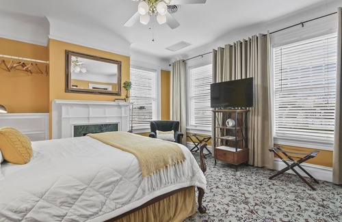 Springfield Hotel | Pasfield House Historic Mansion: The George Suite