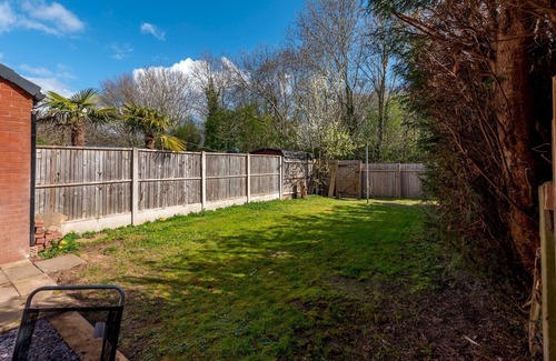 Telford House | Pass the Keys | Charming Home + Garden | Family-Friendly Telford