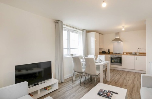 Bramcote Apartment | Pass the Keys | Luxurious 2-Bed Nottingham Retreat with Parking