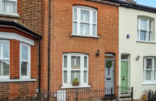 St Albans House | Pass the Keys | Luxury 2 Bedroom Townhouse in Central St Albans