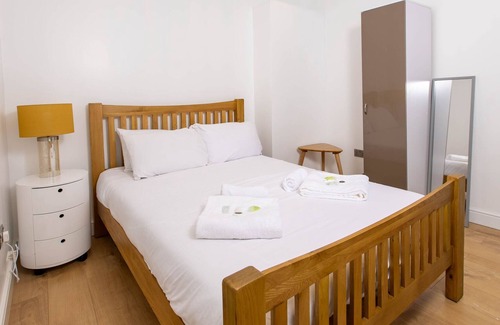 Gillingham House | Pass the Keys | Modern, Cosy and Luxury House for 8