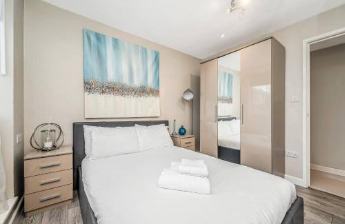 Stepney Green Apartment | Pass the Keys Modern Apartment by Whitechapel Hospital