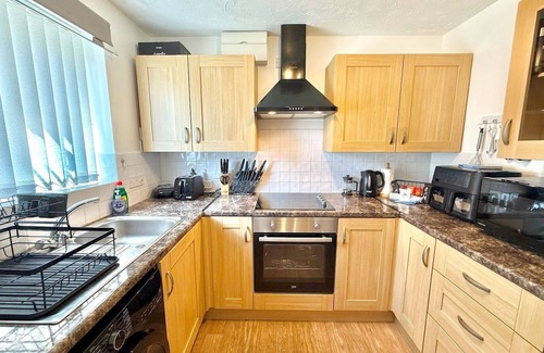 Llansamlet House | Pass the Keys | Modern Home- Ideal for Professionals| 5 mins to M4