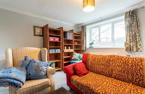 Putney Apartment | Pass the Keys - Putney Comfy Apartment