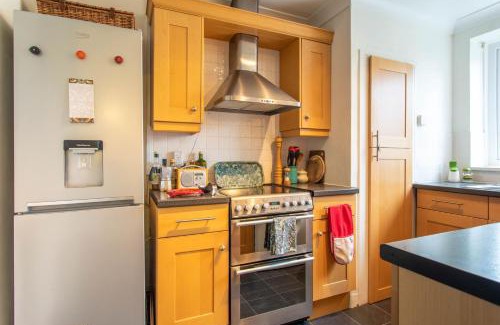 Putney Apartment | Pass the Keys - Putney Comfy Apartment