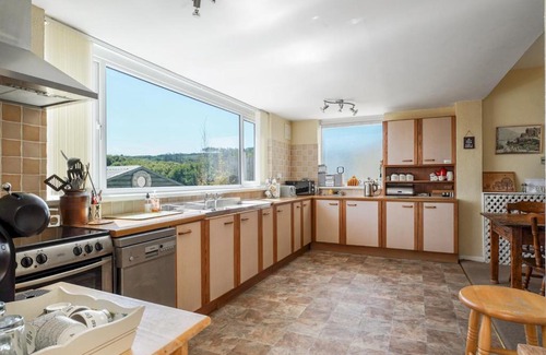 Borth House | Pass the Keys Spacious 4 bed house overlooking Borth Beach