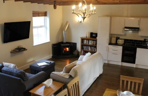 Ferryside House | Pass the Keys | Stunning pet friendly home near the beach | Sleeps 6