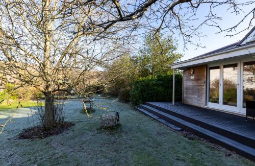 Easton Apartment | Pass the Keys Stylish Garden cottage in Wells, Somerset