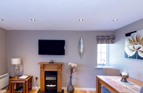 Easton Apartment | Pass the Keys Stylish Garden cottage in Wells, Somerset