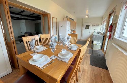 Newton Stewart House | Pass the Keys Traditional Cottage with Beautiful Views