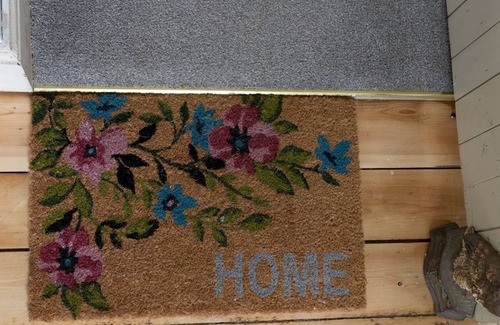 Pentrefelin House | Pass the Keys | Y Beudy, Glanddu