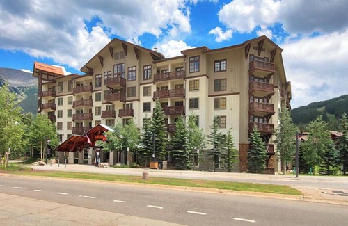 Copper Mountain Village Apartment | Passage Point Hotel Style Room with 1 Bed #523A by RedAwning