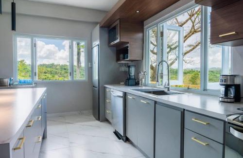 Morovis House | Pastoreo Farm Home with Generator in Morovis