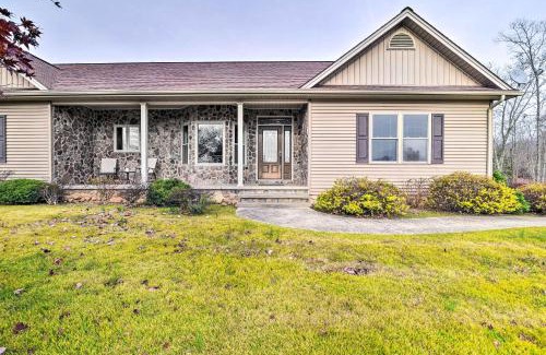 Burkesville House | Patio and King Suite Home 2 Mi to Dale Hollow Lake!