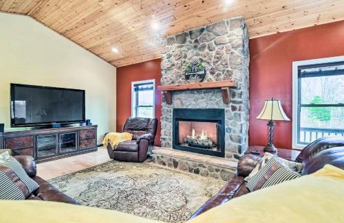 Burkesville House | Patio and King Suite Home 2 Mi to Dale Hollow Lake!