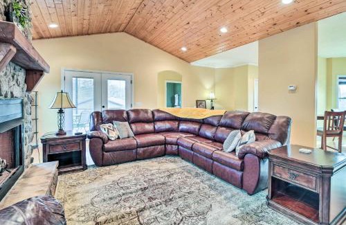 Burkesville House | Patio and King Suite Home 2 Mi to Dale Hollow Lake!