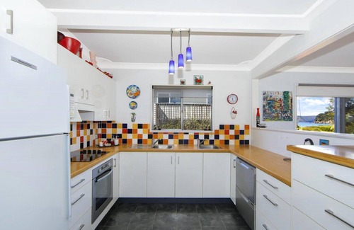 Patonga House | Patonga Corner Cottage by HolidayCo.