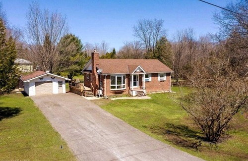 Flesherton Apartment | Paul’s Pool Housenn