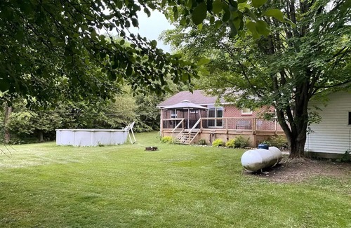 Flesherton Apartment | Paul’s Pool Housenn